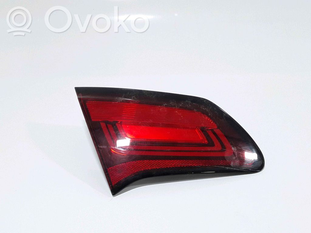 Citroen C4 II Lampy tylnej klapy bagażnika 
