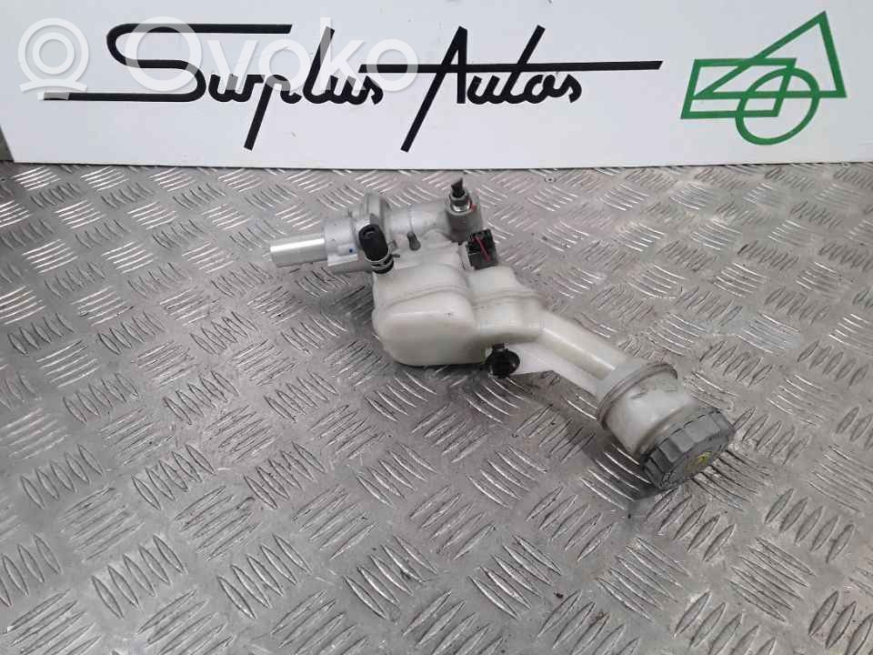 Suzuki Swift IV Pääjarrusylinteri 