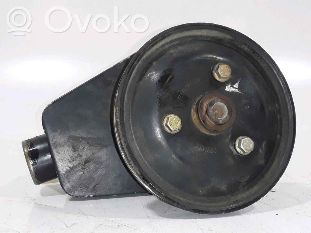 Renault Megane I Ohjaustehostimen pumppu 