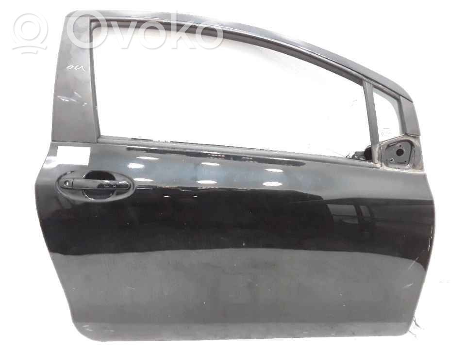 Toyota Yaris Дверь 