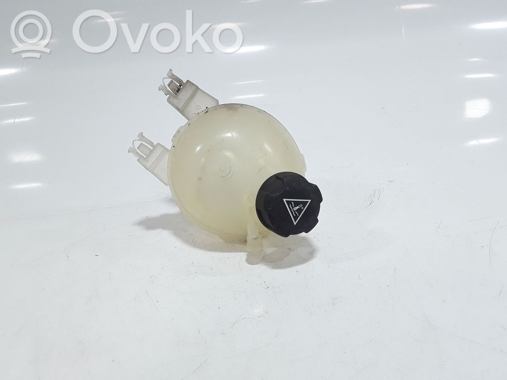 Peugeot 208 I Coolant expansion tank/reservoir 