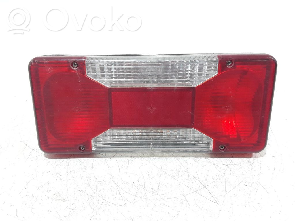Iveco Daily 40.8 Aizmugurējais lukturis virsbūvē 