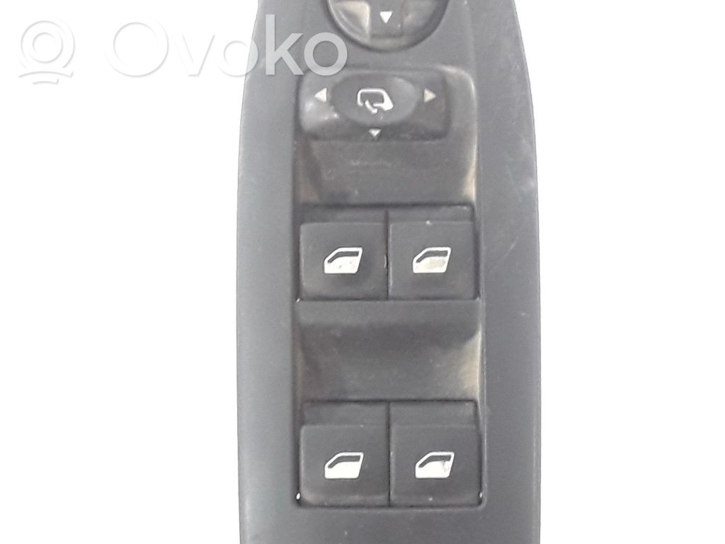 Peugeot 2008 I Przyciski szyb 