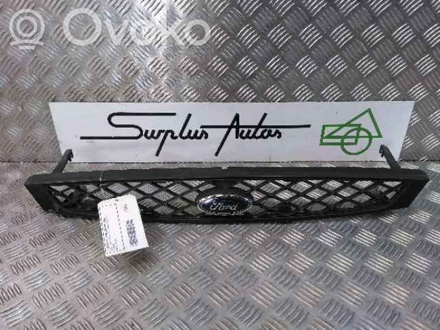 Ford Focus Maskownica / Grill / Atrapa górna chłodnicy 