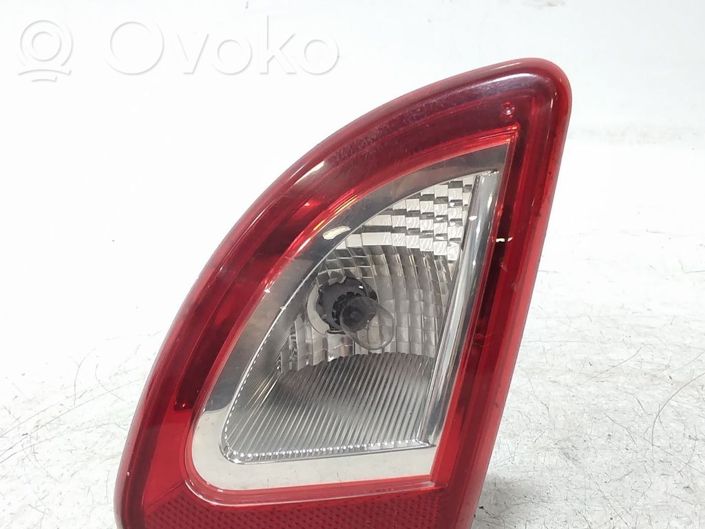 Renault Twingo II Luci posteriori del portellone del bagagliaio 
