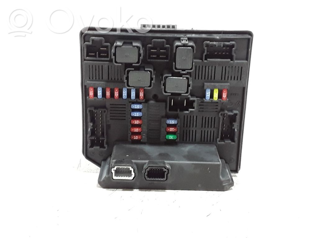 Renault Koleos I Fuse module 