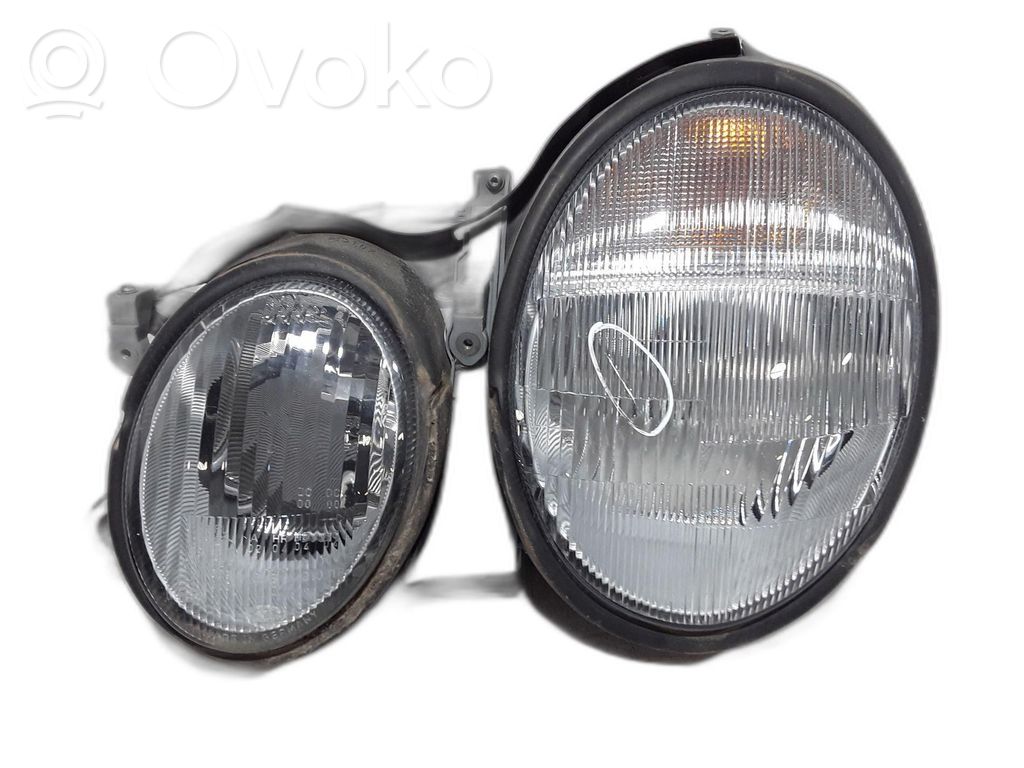 Mercedes-Benz CLK A208 C208 Far 