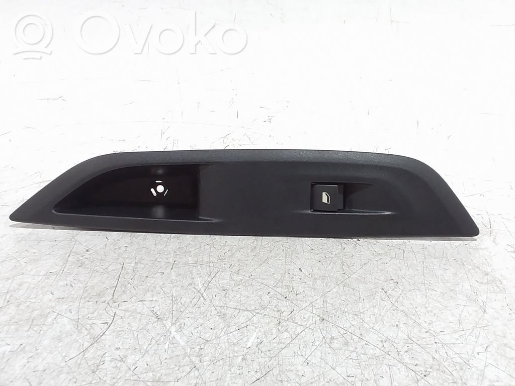 Peugeot 208 II Interruptor del elevalunas eléctrico 