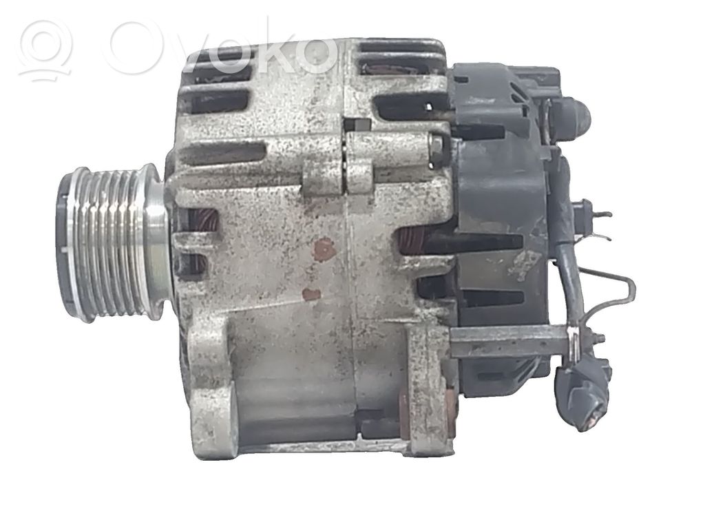 Volkswagen Touran II Generator/alternator 
