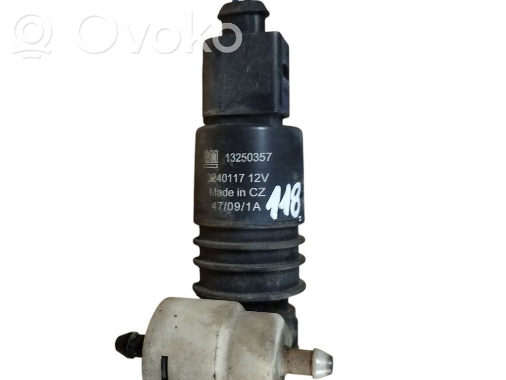 Windscreen/windshield washer pump   13250357