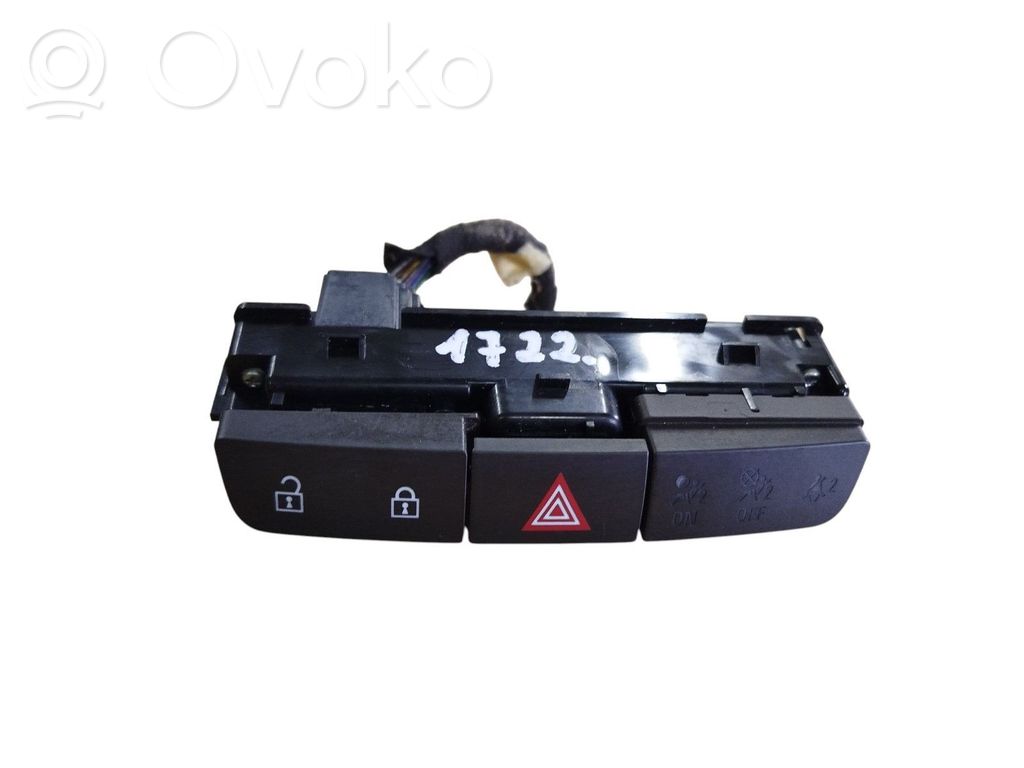 Opel Insignia A Botón interruptor de luz de peligro 