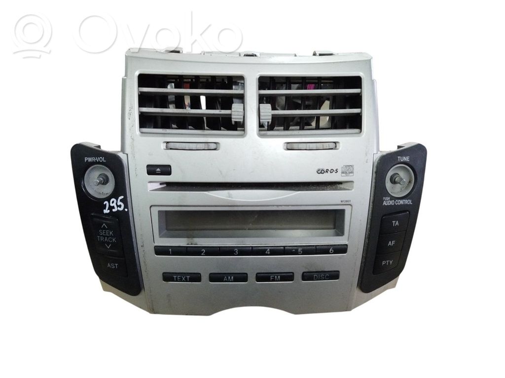 Toyota Yaris Radio/CD/DVD/GPS-pääyksikkö 