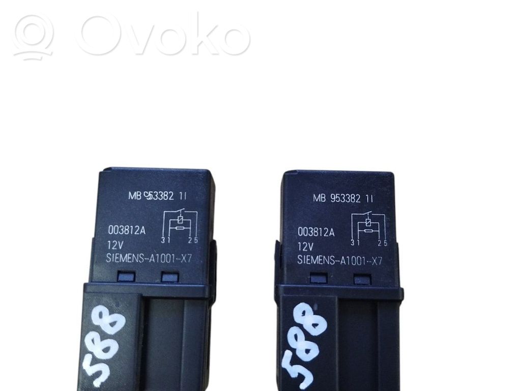 Volkswagen PASSAT B5.5 Other relay 