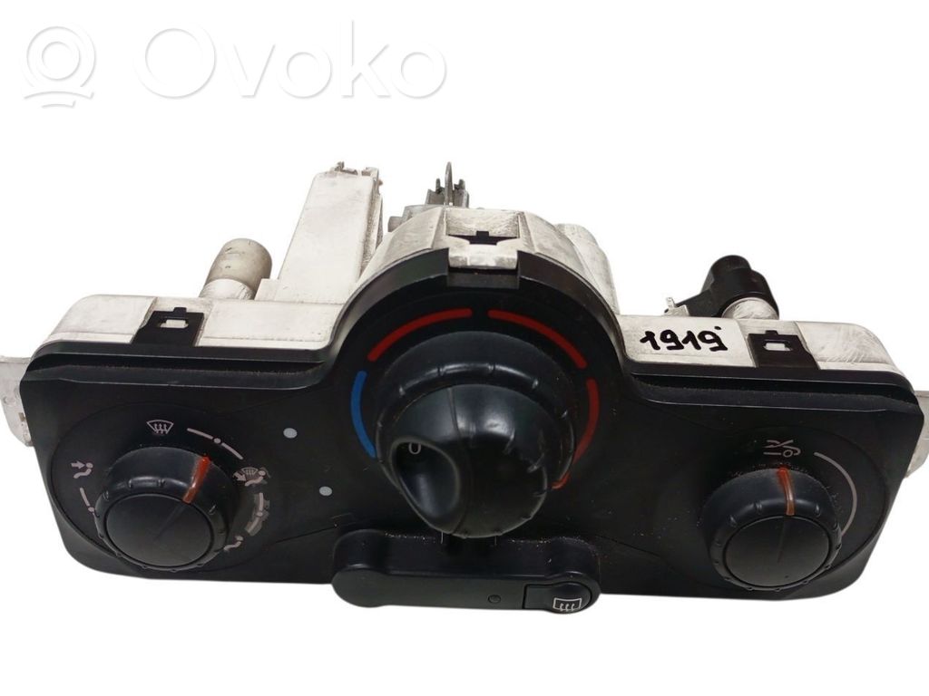 Renault Clio III Climate control unit 