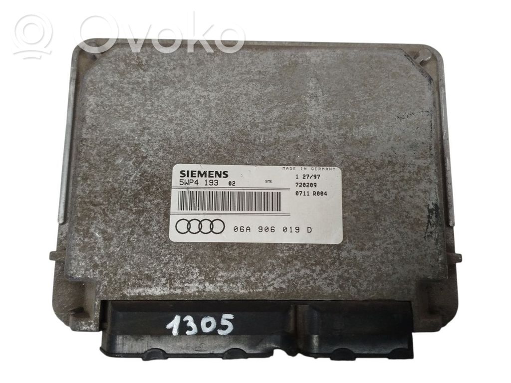 Volkswagen PASSAT B5.5 Engine control unit/module 