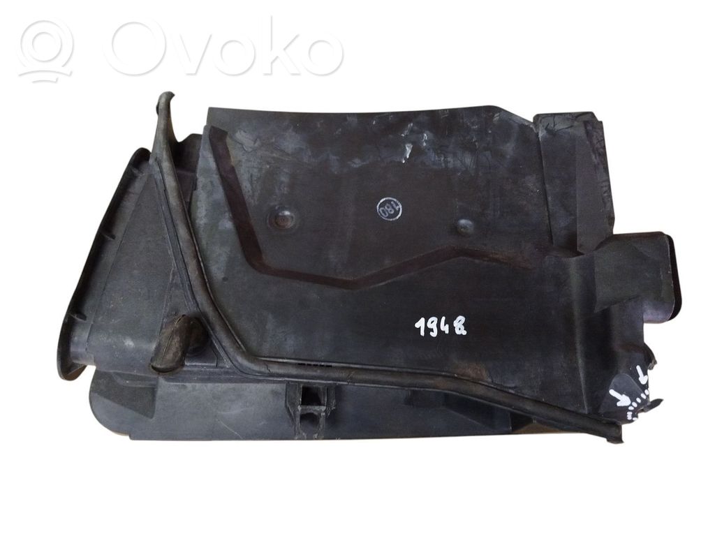 BMW 5 E39 Ilmansuodattimen kotelo 