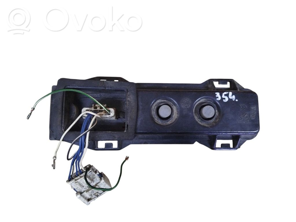 Peugeot 307 Takavalon polttimon suojan pidike 