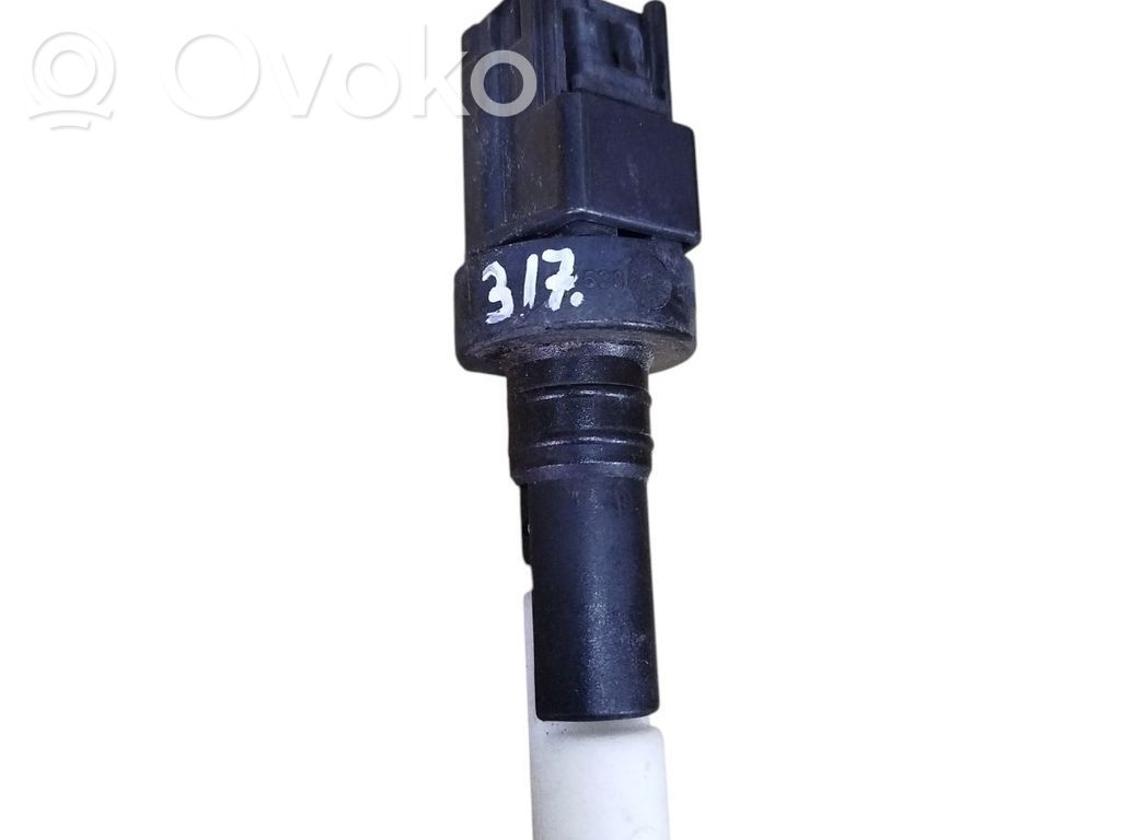 Ford Mondeo MK IV Windshield washer fluid reservoir/tank 