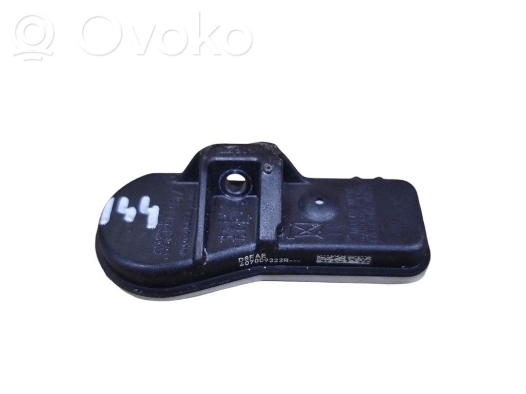 Renault Clio IV Tire pressure sensor 