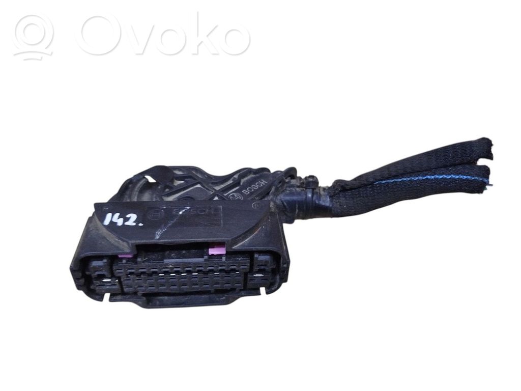 Renault Kadjar ABS module connector plug 