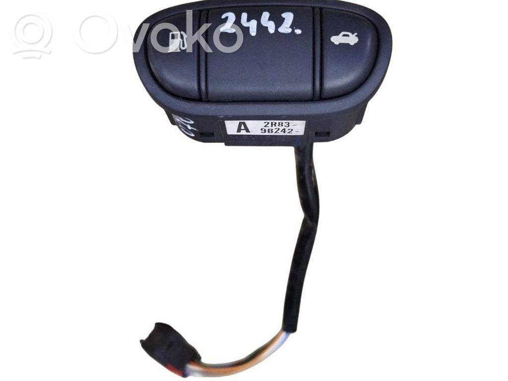 Jaguar S-Type Tailgate opening switch 