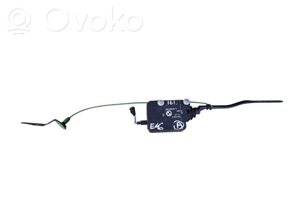 BMW 3 E46 Degvielas tvertnes elektriskā slēdzene 