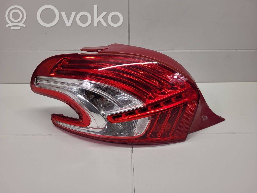 Peugeot 208 I Lampa tylna 