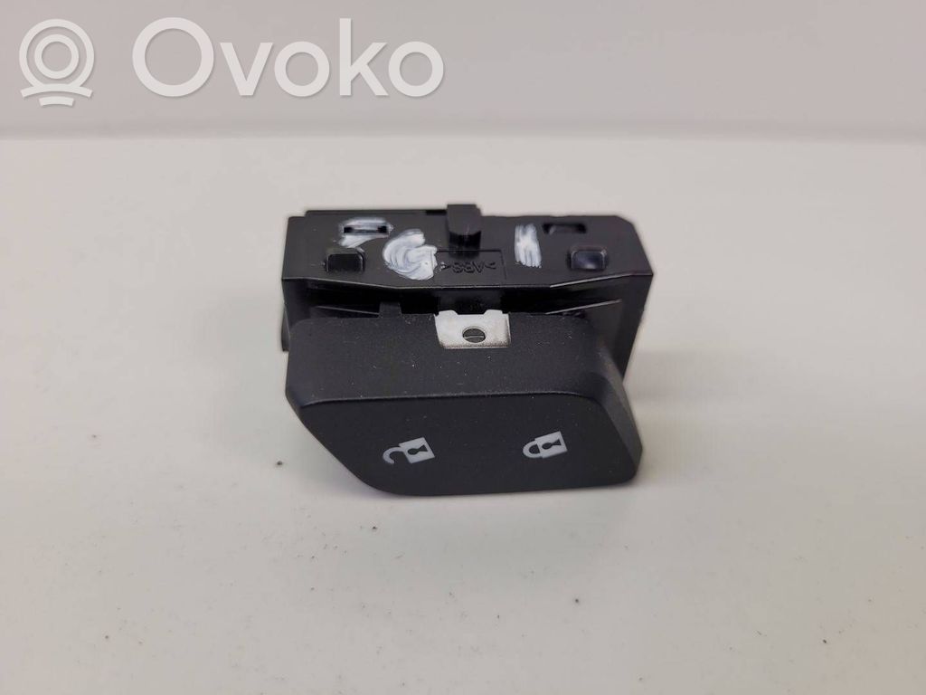 Opel Astra K Botón interruptor de bloqueo de puertas 