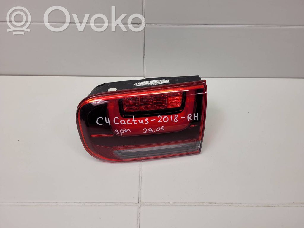 Tailgate rear/tail lights   9821352180