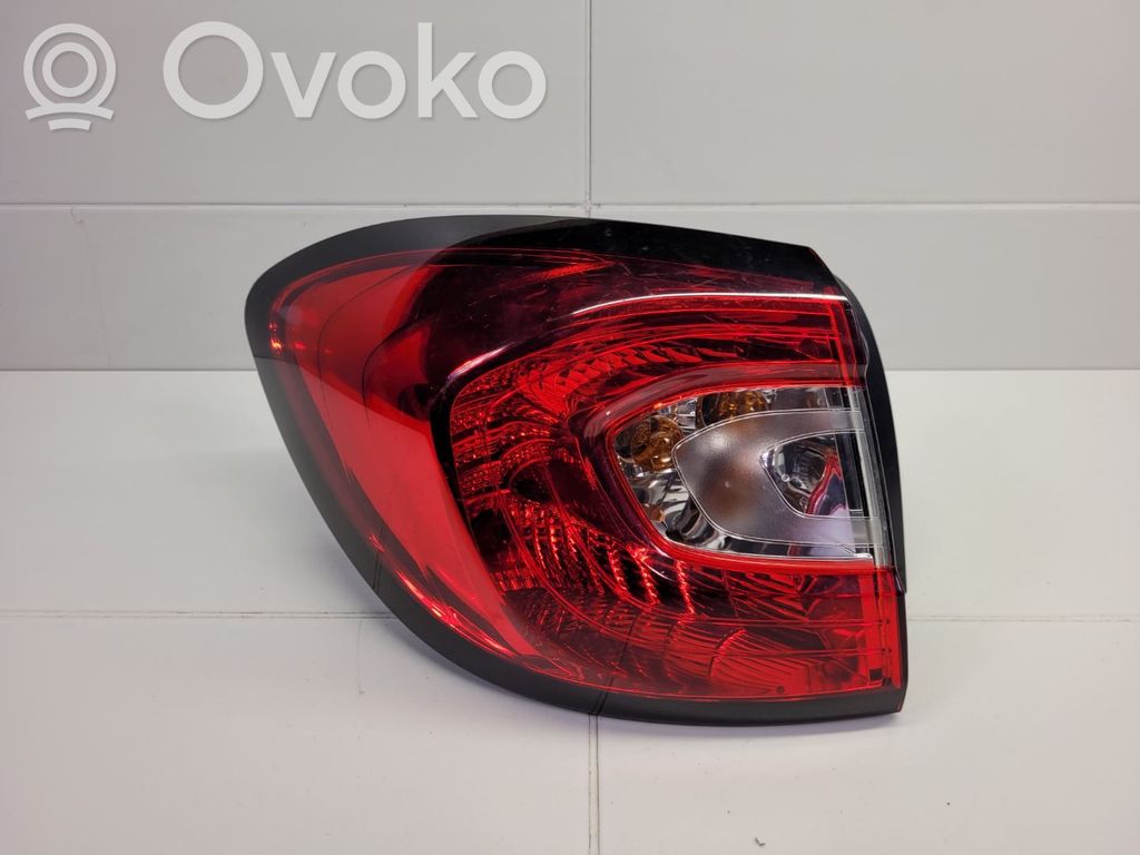 Renault Captur Aizmugurējais lukturis virsbūvē 