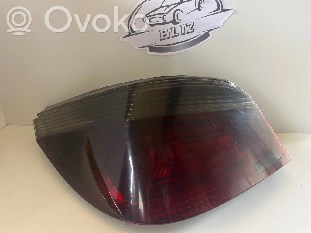 BMW 5 E60 E61 Aizmugurējais lukturis virsbūvē 
