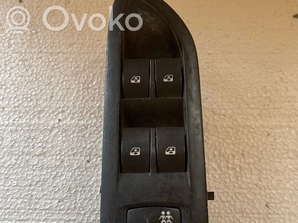 Renault Laguna II Electric window control switch 