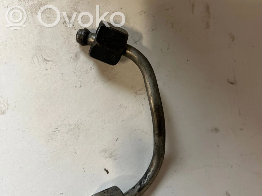 Peugeot 3008 II Fuel line pipe 