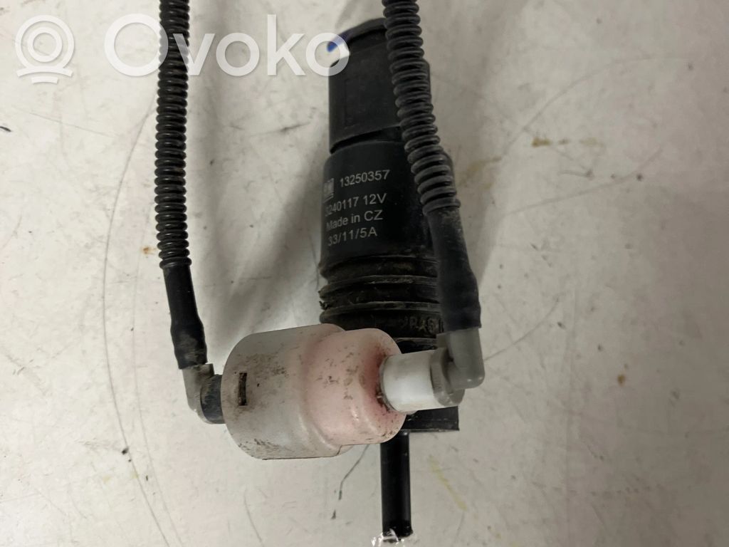 Windscreen/windshield washer pump   13250357,3240117,113552001,01450175,90492357