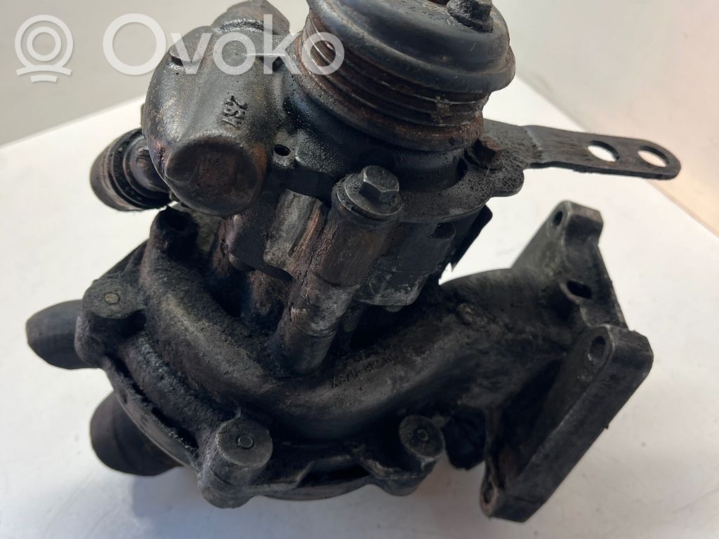 Ford Transit Bomba de agua 