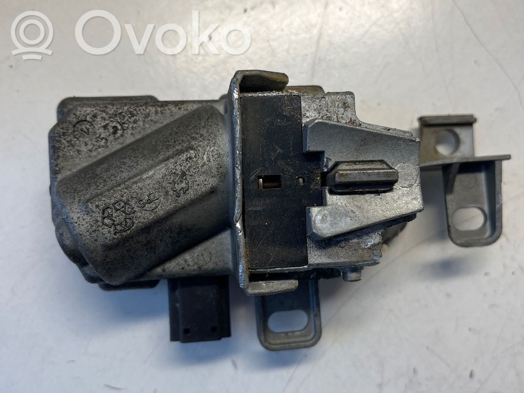 Volvo V50 Ohjauspyörän lukitus 