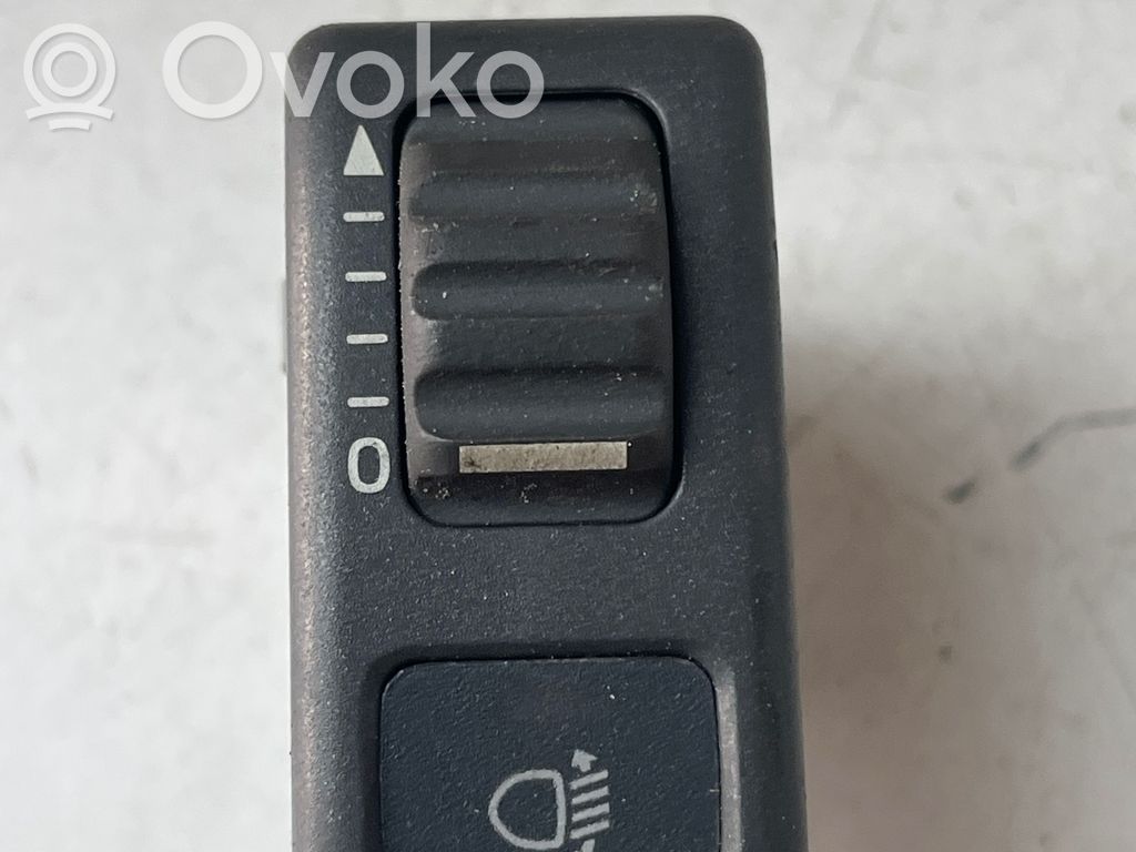 Headlight level height control switch   9162960,497N,98W27K