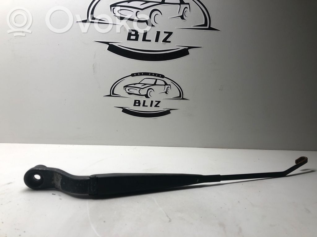 Dodge Caliber Front wiper blade arm 