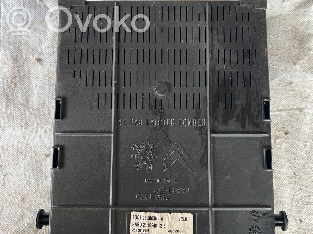 Peugeot 406 Fuse module 