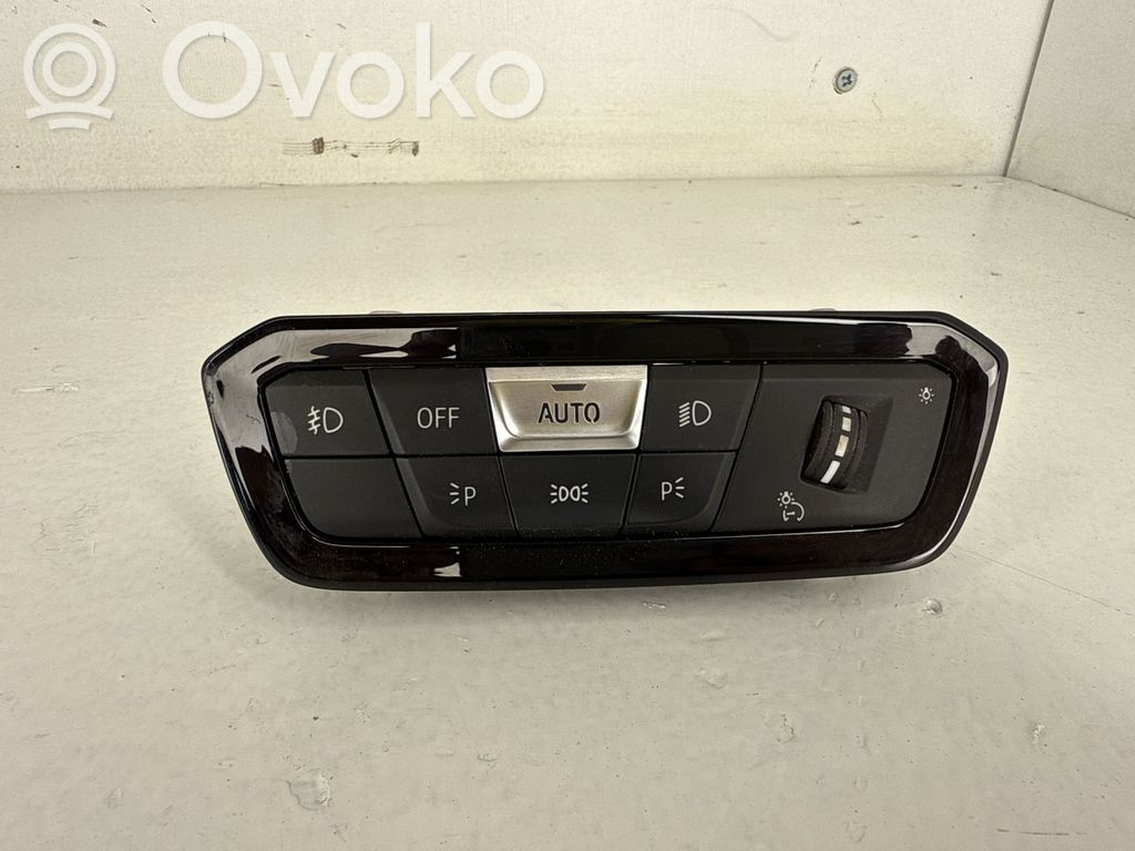 BMW X5 G05 Przełącznik świateł 
