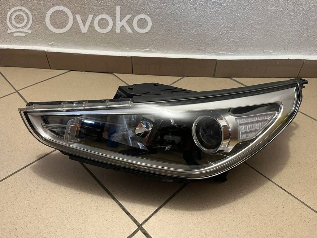 Hyundai i30 Scheinwerfer 