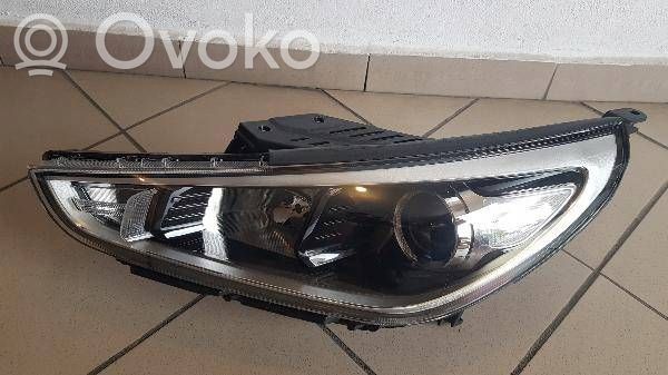 Hyundai i30 Scheinwerfer 