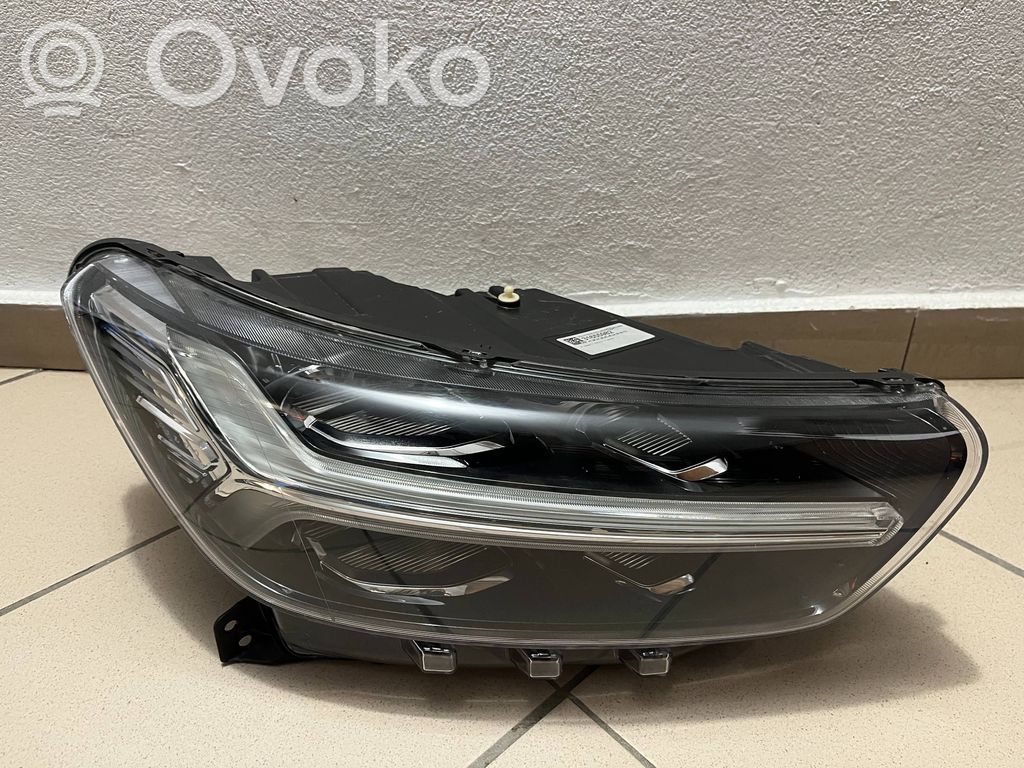 Volvo XC40 Scheinwerfer 