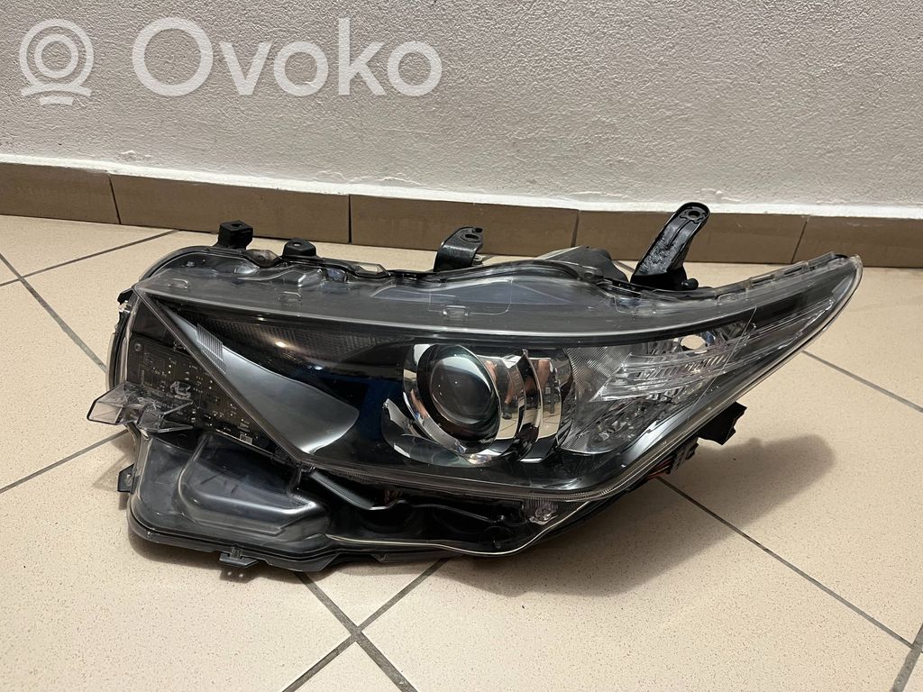 Toyota Auris E180 Scheinwerfer 