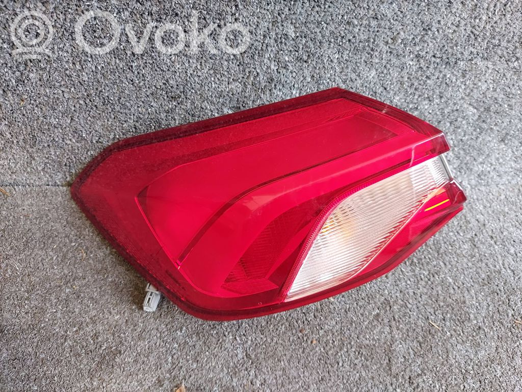 Rear/tail lights   JX7B13405DF