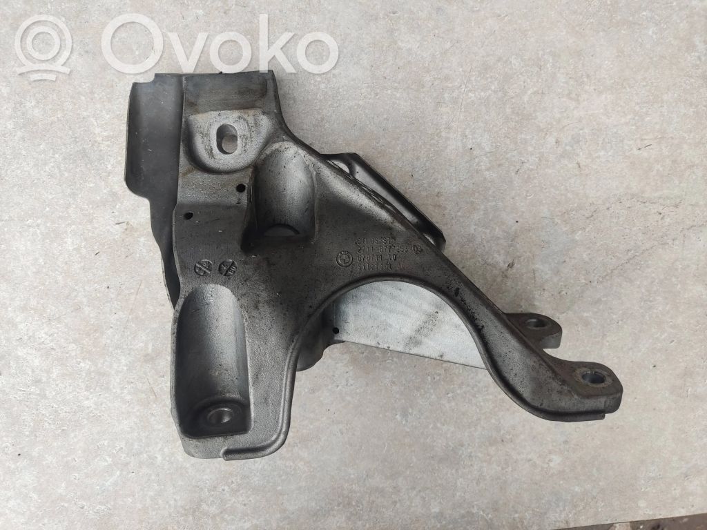 BMW X5 E70 Engine mounting bracket 