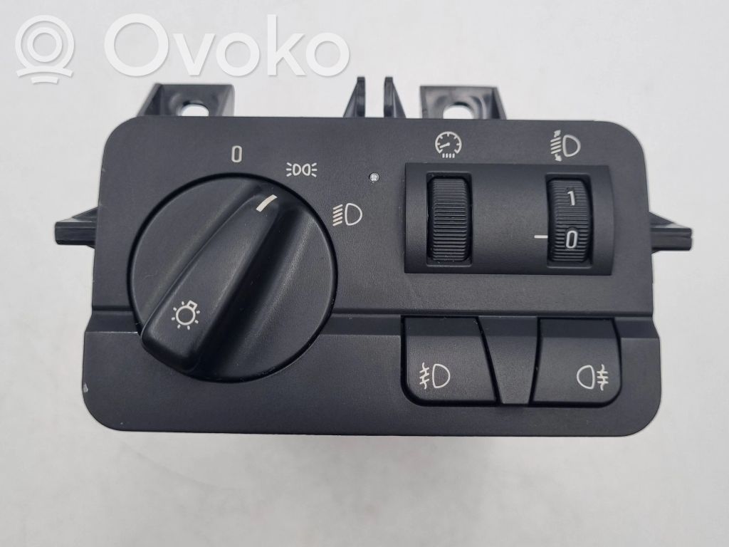 Light switch   6925076,61316925076,532228801,0015502
