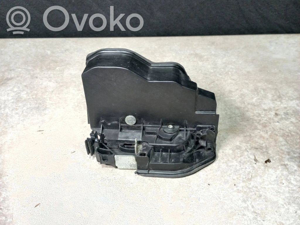 BMW X3 F25 Zamek drzwi tylnych 
