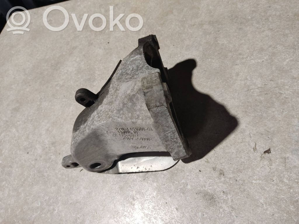 BMW X3 E83 Engine mounting bracket 