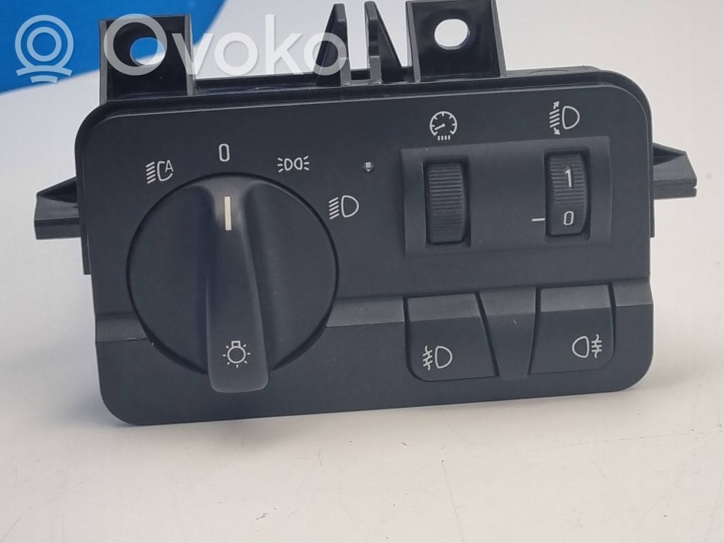 Light switch   6936821,61316936821,0005074,532228431